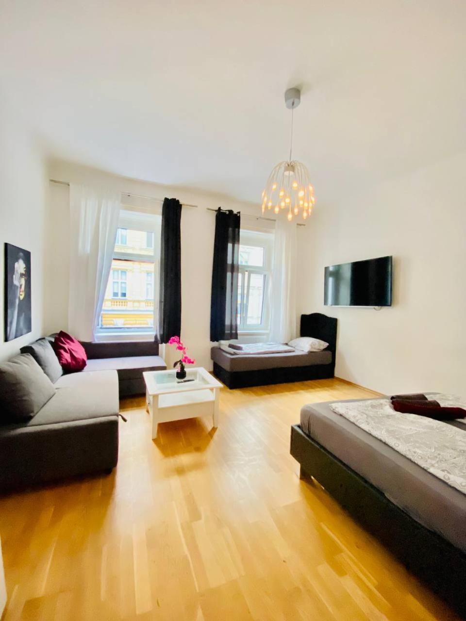 Family Apartment Th8 8 Viyana Dış mekan fotoğraf